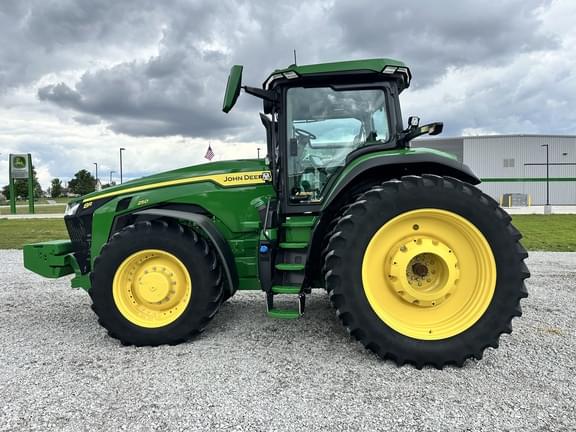 Image of John Deere 8R 250 equipment image 2
