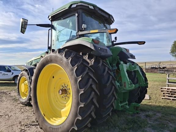 Image of John Deere 8R 250 equipment image 2