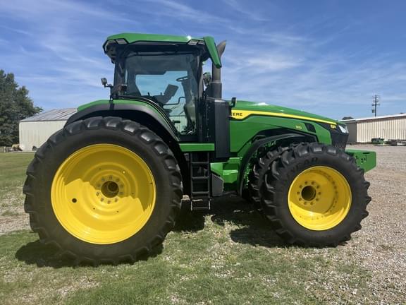 Image of John Deere 8R 310 equipment image 2