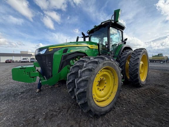Image of John Deere 8R 310 equipment image 2