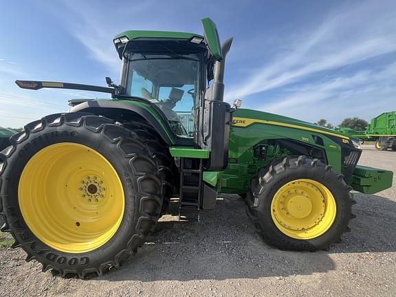 Image of John Deere 8R 310 equipment image 1