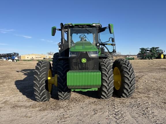 Image of John Deere 8R 310 equipment image 2