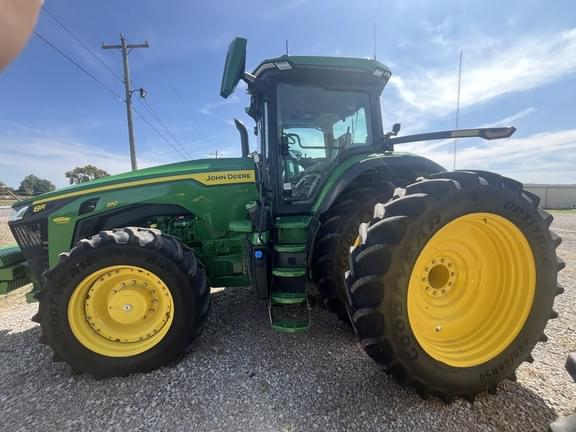 Image of John Deere 8R 310 equipment image 2