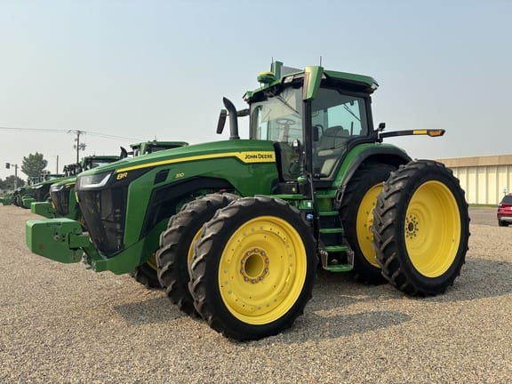 300 - 424 HP Tractors image