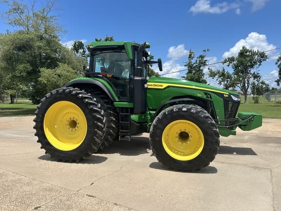 Image of John Deere 8R 310 equipment image 4
