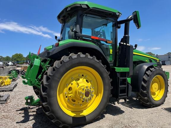 Image of John Deere 8R 310 equipment image 2