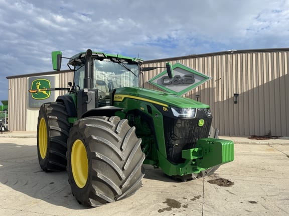 2023 John Deere 8R 340 Equipment Image0