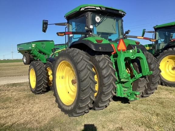 Image of John Deere 8R 340 equipment image 3