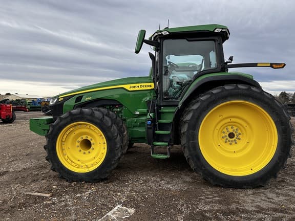 Image of John Deere 8R 340 equipment image 4
