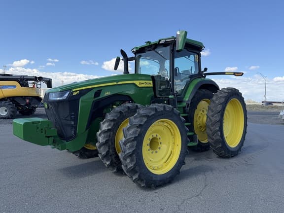 Image of John Deere 8R 340 equipment image 2