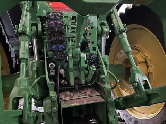 Image of John Deere 8R 340 equipment image 4