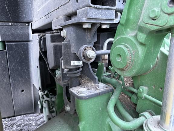 Image of John Deere 8R 340 equipment image 3