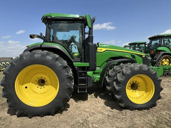 Image of John Deere 8R 340 equipment image 2