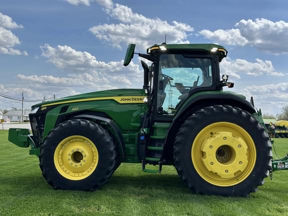 Image of John Deere 8R 340 equipment image 3