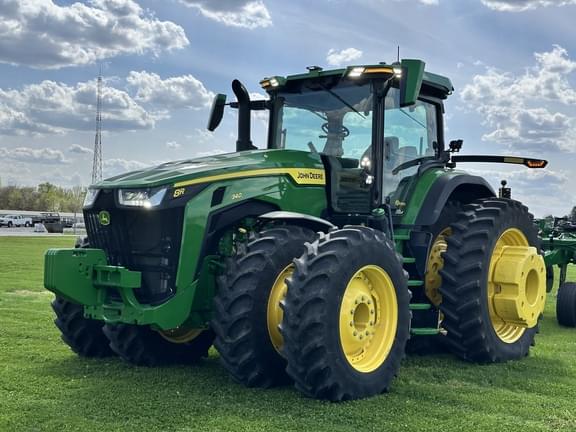 Image of John Deere 8R 340 equipment image 4