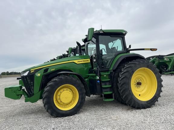 Image of John Deere 8R 340 equipment image 3