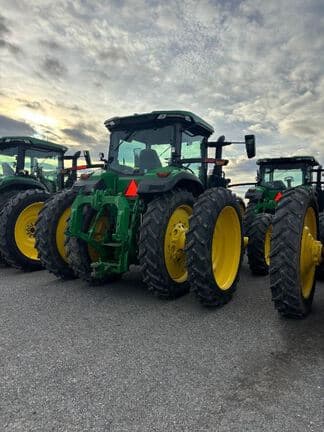 Image of John Deere 8R 340 equipment image 2