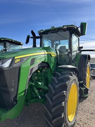 Image of John Deere 8R 340 equipment image 4