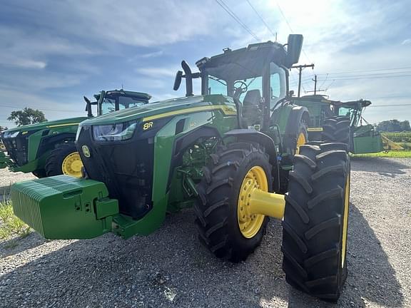 Image of John Deere 8R 340 equipment image 4