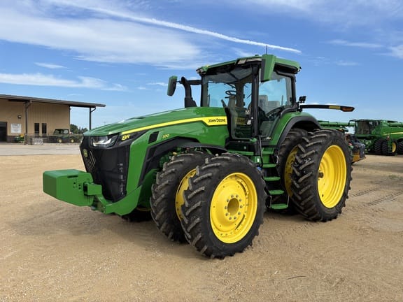 2023 John Deere 8R 370 Equipment Image0