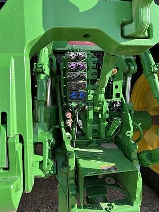 Image of John Deere 8R 370 equipment image 3