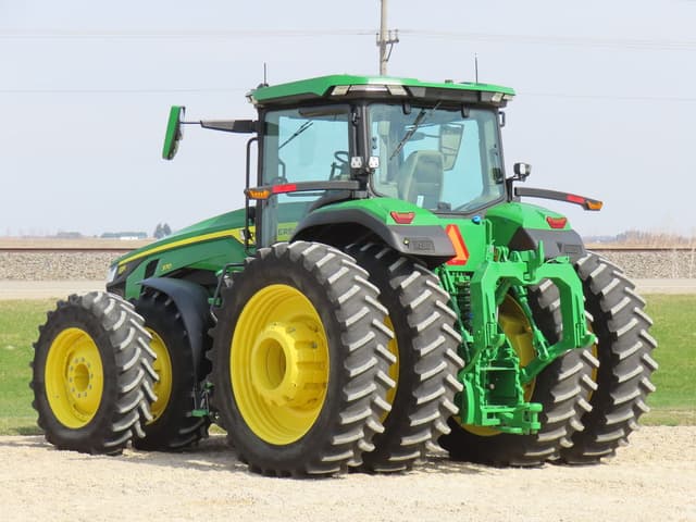 Image of John Deere 8R 370 equipment image 2