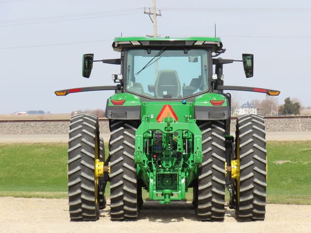 Image of John Deere 8R 370 equipment image 3