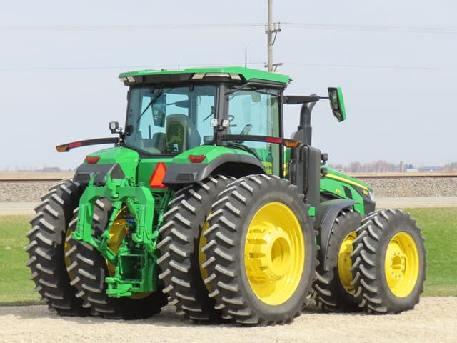 Image of John Deere 8R 370 equipment image 4