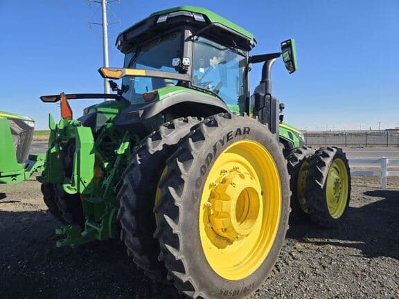Image of John Deere 8R 370 equipment image 4