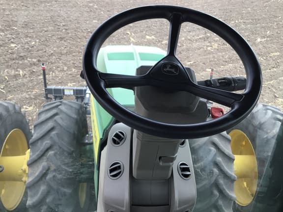 Image of John Deere 8R 370 equipment image 4