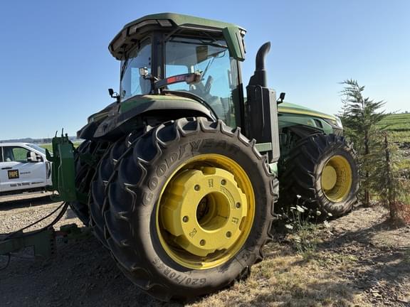 Image of John Deere 8R 370 equipment image 3