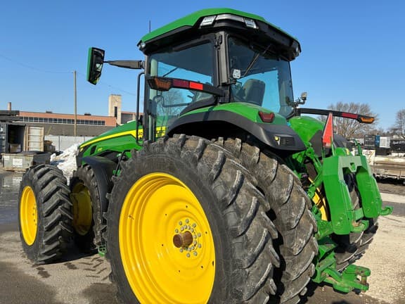 Image of John Deere 8R 370 equipment image 1