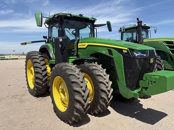 Image of John Deere 8R 370 equipment image 2