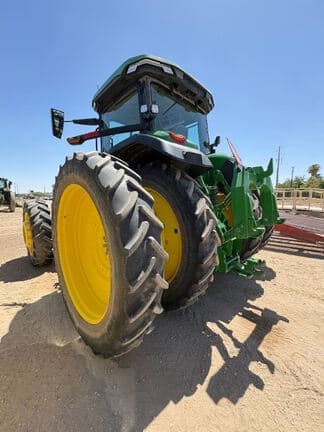 Image of John Deere 8R 370 equipment image 1