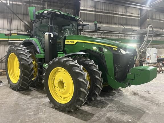 Image of John Deere 8R 370 equipment image 4