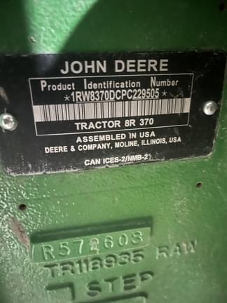 Image of John Deere 8R 370 equipment image 1