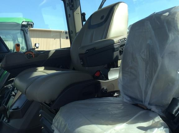 Image of John Deere 8R 370 equipment image 3