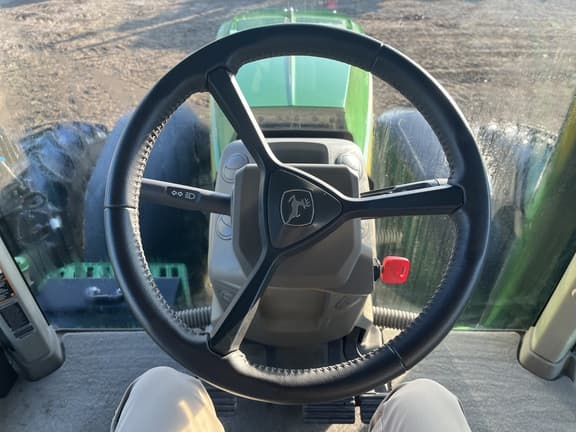 Image of John Deere 8R 410 equipment image 3