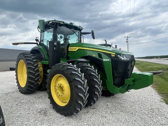 Image of John Deere 8R 410 equipment image 2