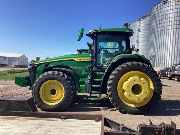 Image of John Deere 8R 410 equipment image 4