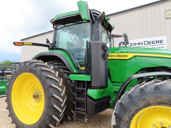 Image of John Deere 8R 410 equipment image 2