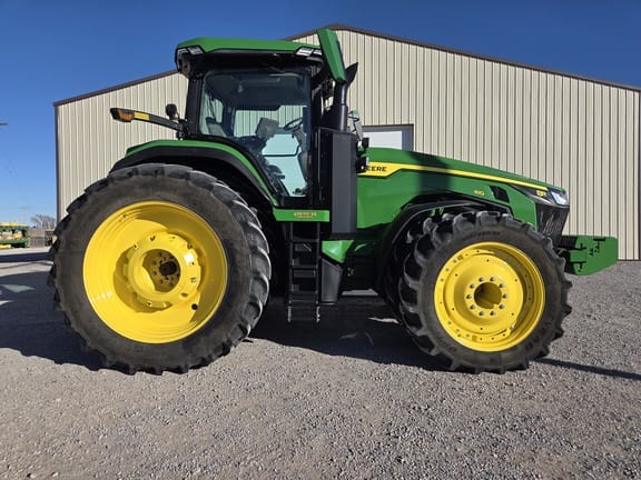 2023 John Deere 8R 410 Equipment Image0