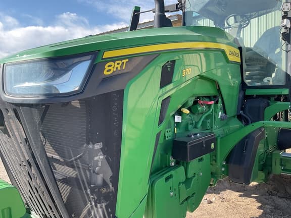 Image of John Deere 8RT 370 equipment image 3