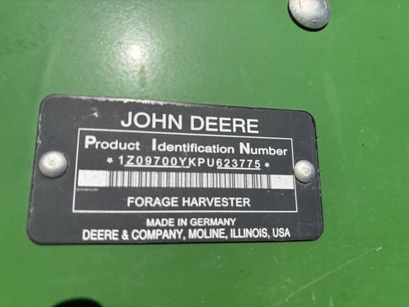 Image of John Deere 9700 equipment image 2