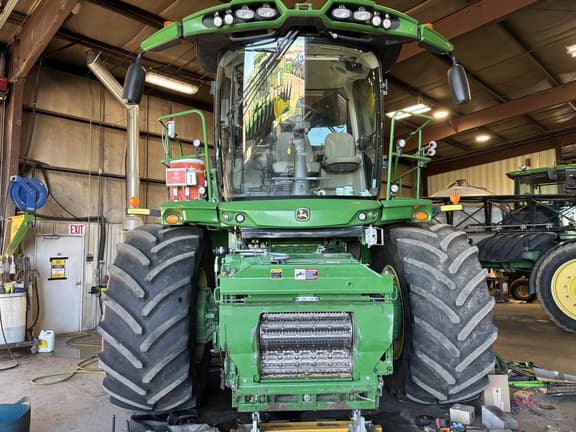 Image of John Deere 9900 equipment image 1