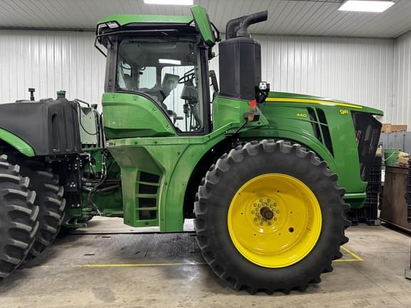 Image of John Deere 9R 440 equipment image 4