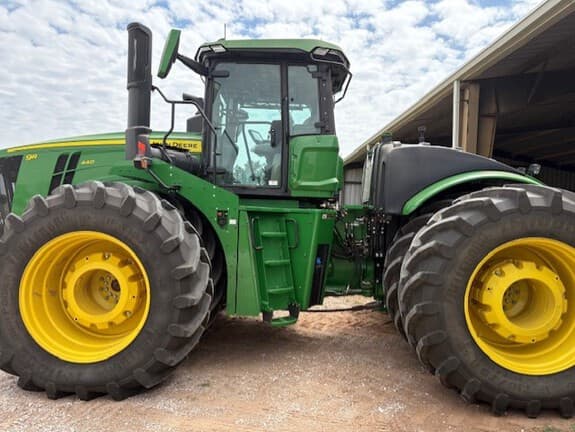 Image of John Deere 9R 440 equipment image 1