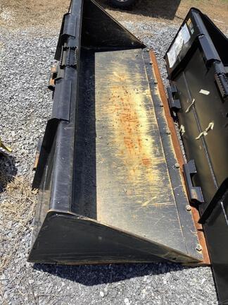 Image of John Deere Bucket equipment image 4