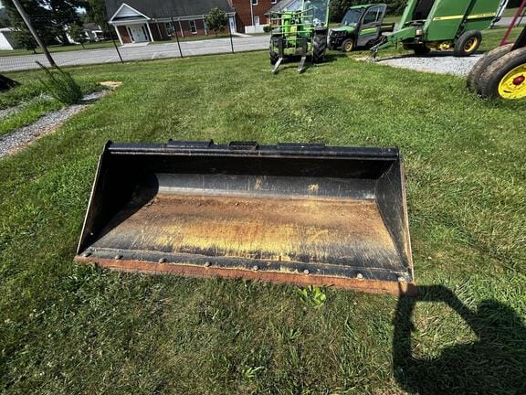 2023 John Deere Bucket Equipment Image0