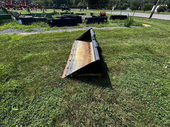 Image of John Deere Bucket equipment image 1